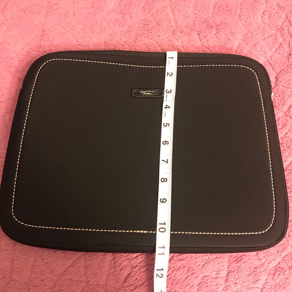 Tablet / Laptop Case. - Picture 8 of 9